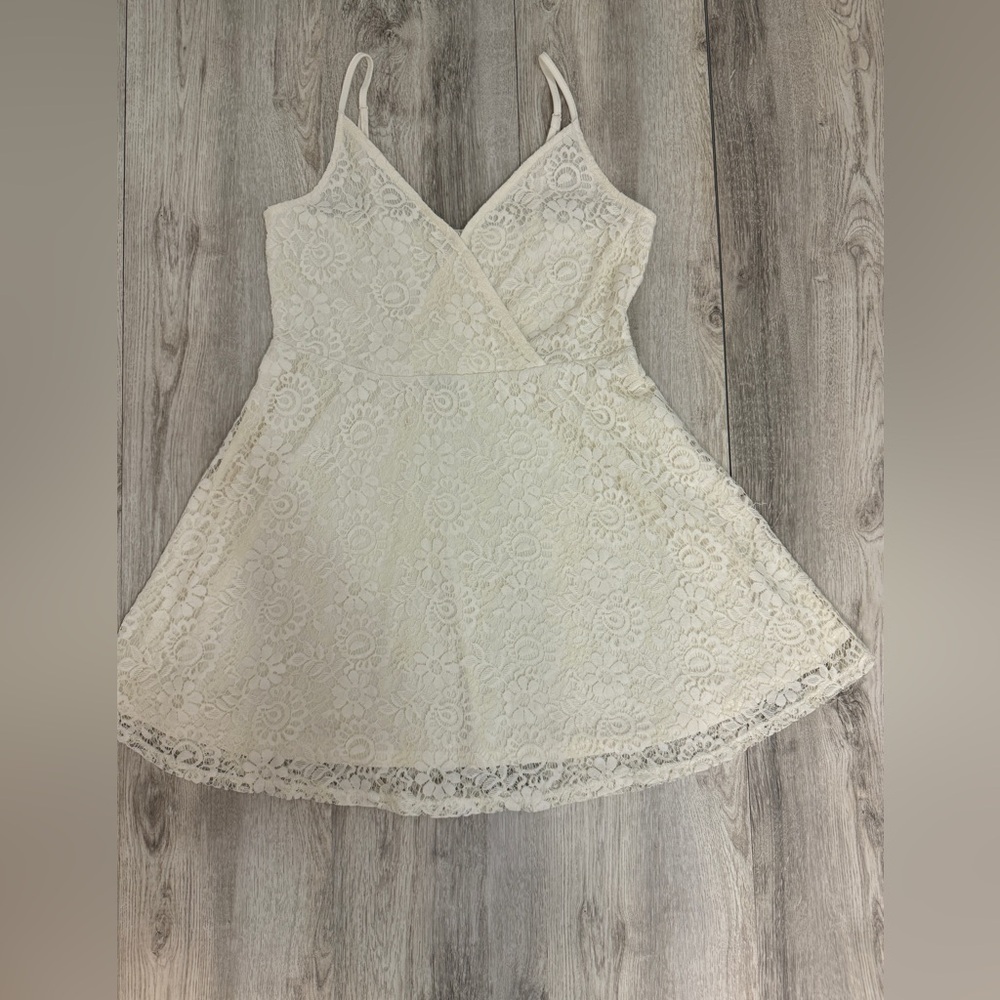 Mossimo medium lace dress - Picture 1 of 4